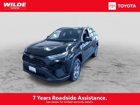 Certified 2025 Toyota RAV4 LE AWD/4WD image 5