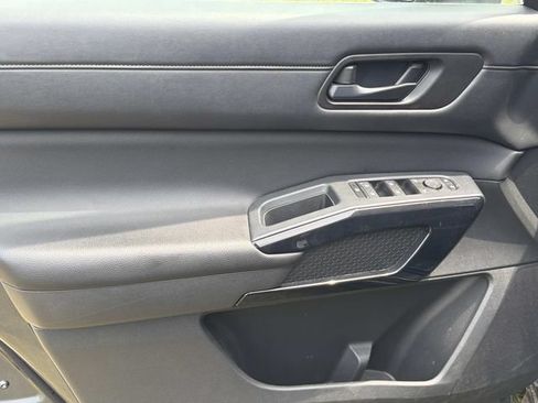 Used 2024 Nissan Pathfinder SV AWD/4WD image 15