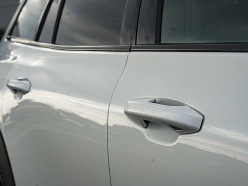 New 2026 Volvo V60 B5 Cross Country Plus w/ Protection Package Premier image 18