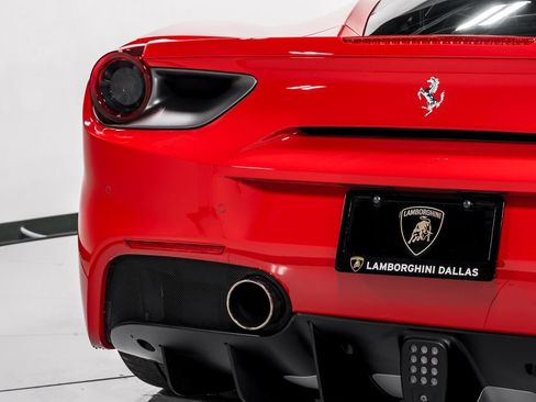 Used 2018 Ferrari 488 GTB image 46