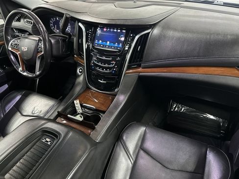 Used 2019 Cadillac Escalade ESV Premium Luxury AWD/4WD image 11