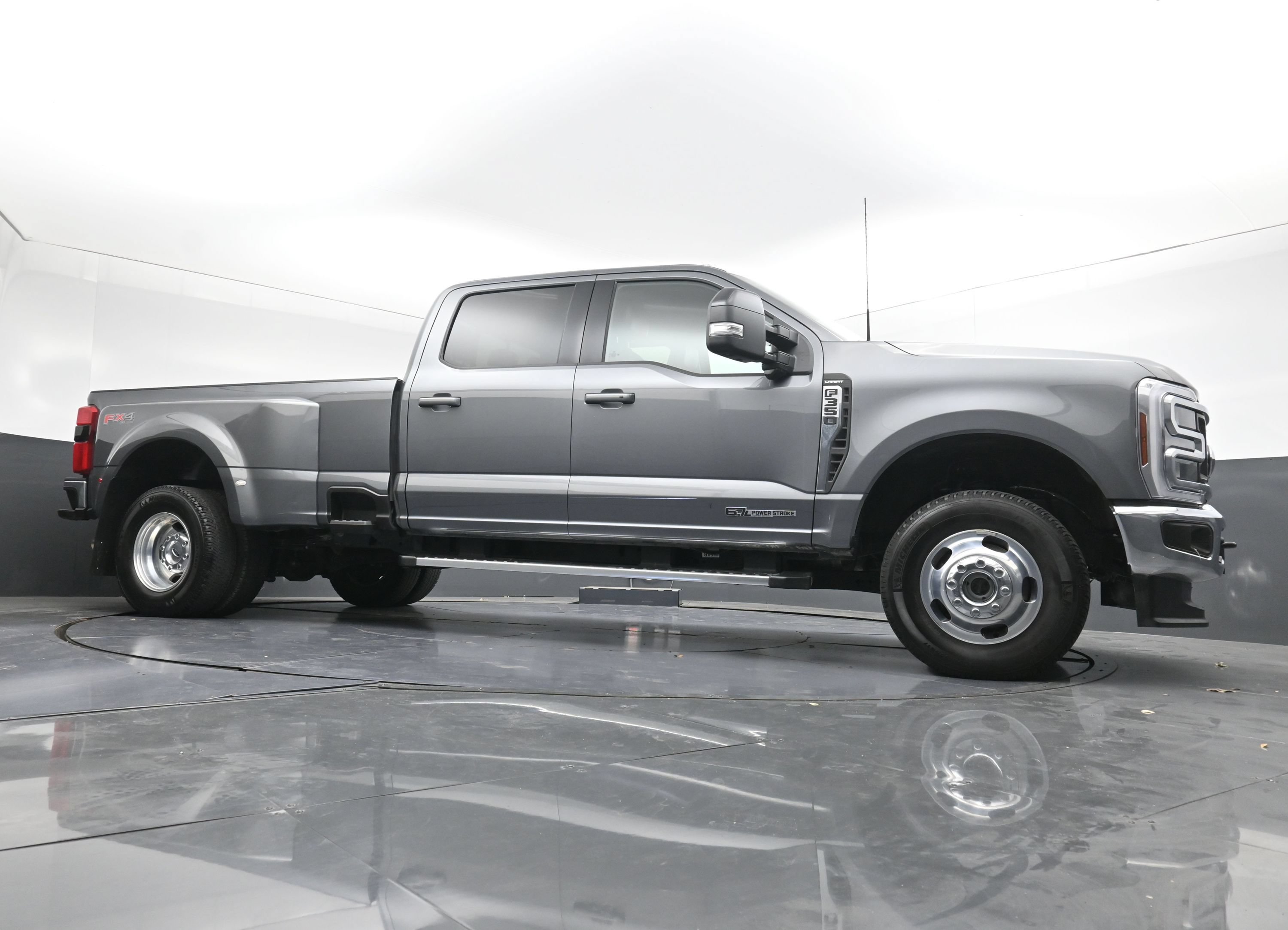 Used 2024 Ford F350 Lariat w/ FX4 Off-Road Package AWD/4WD image 24
