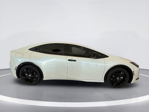 New 2026 Toyota Prius Plug-In Hybrid FWD image 8