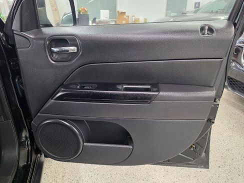 Used 2016 Jeep Patriot High Altitude FWD image 28