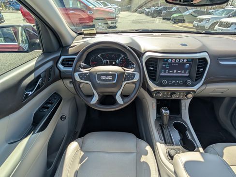 Used 2018 GMC Acadia SLT w/ LPO, Black Accent Package image 18