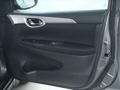 Used 2015 Nissan Sentra SV w/ Navigation Package image 31