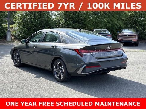 Used 2025 Hyundai Elantra Sport FWD image 4