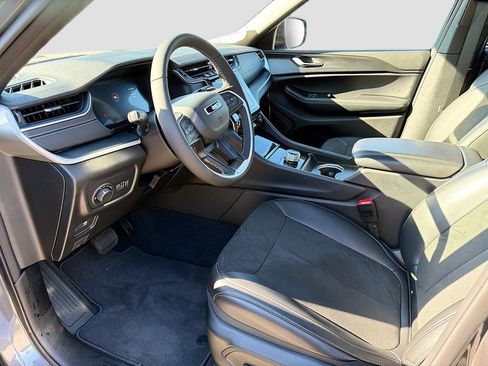 New 2025 Jeep Grand Cherokee L Altitude AWD/4WD image 27