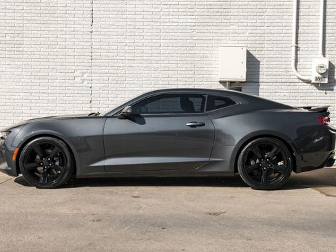 Used 2018 Chevrolet Camaro SS image 10