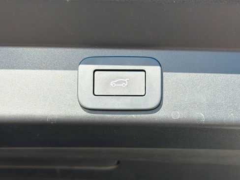 Used 2024 Land Rover Range Rover Sport SE image 15