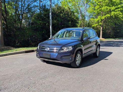 Used 2016 Volkswagen Tiguan S image 1