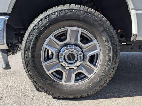 Used 2025 Ford F250 Lariat AWD/4WD image 32