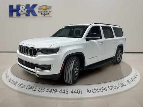 Used 2024 Jeep Wagoneer L Series II w/ Flexible Seating Group AWD/4WD image 3