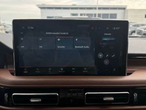 Used 2023 Lincoln Nautilus Reserve w/ Luxury Package image 34