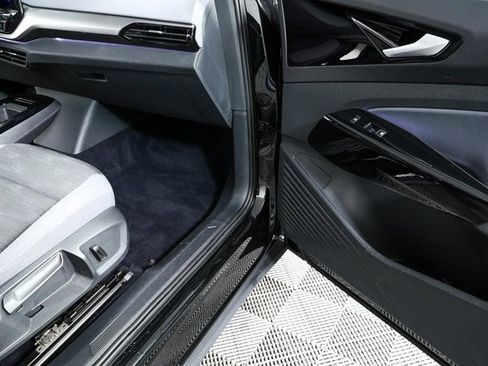 Certified 2022 Volkswagen ID.4 Pro image 23