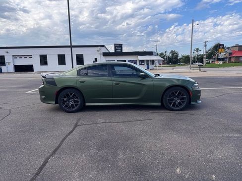 Used 2018 Dodge Charger R/T RWD image 2