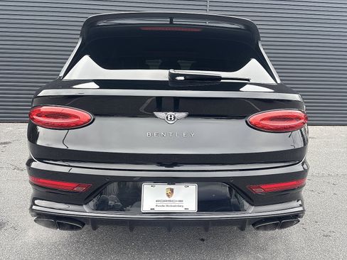 Used 2022 Bentley Bentayga V8 image 3