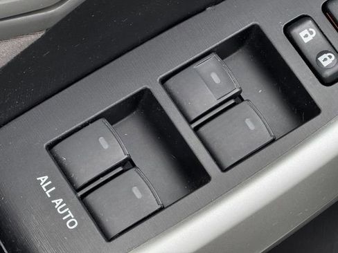 Used 2014 Toyota Prius Two image 15