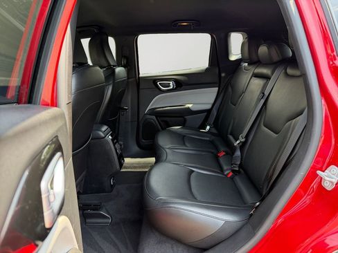 Used 2023 Jeep Compass Limited AWD/4WD image 15
