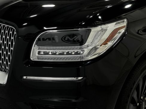 Used 2019 Lincoln Navigator Reserve AWD/4WD image 35