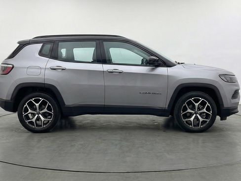 Used 2025 Jeep Compass Limited AWD/4WD image 11