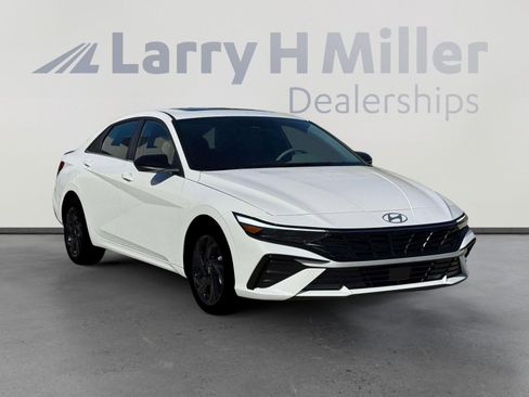 New 2026 Hyundai Elantra SEL Sport FWD image 11