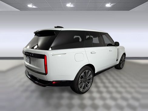 Used 2025 Land Rover Range Rover SE AWD/4WD image 9
