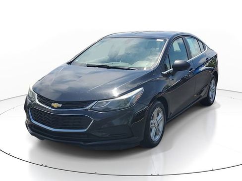 Certified 2018 Chevrolet Cruze LT FWD image 2