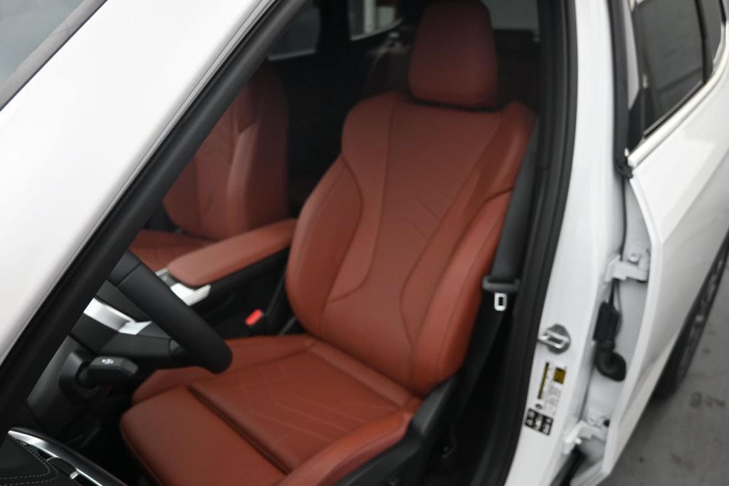 New 2027 BMW X1 xDrive28i AWD/4WD image 13