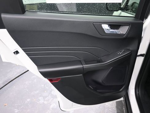 New 2026 Ford Escape SE image 34