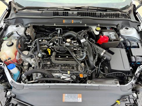 Used 2020 Ford Fusion SE FWD image 12