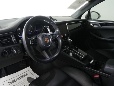 Used 2022 Porsche Macan AWD/4WD image 12