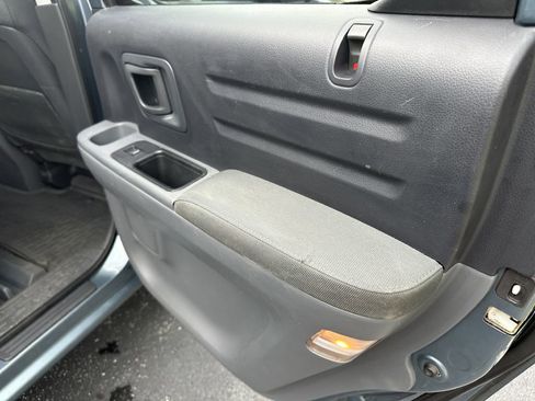 Used 2006 Honda Ridgeline RT image 30