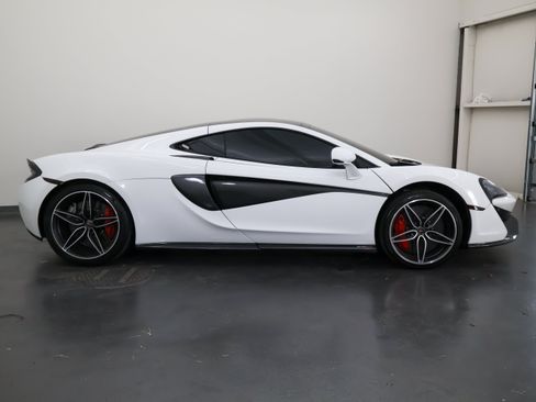 Used 2018 McLaren 570S RWD image 14