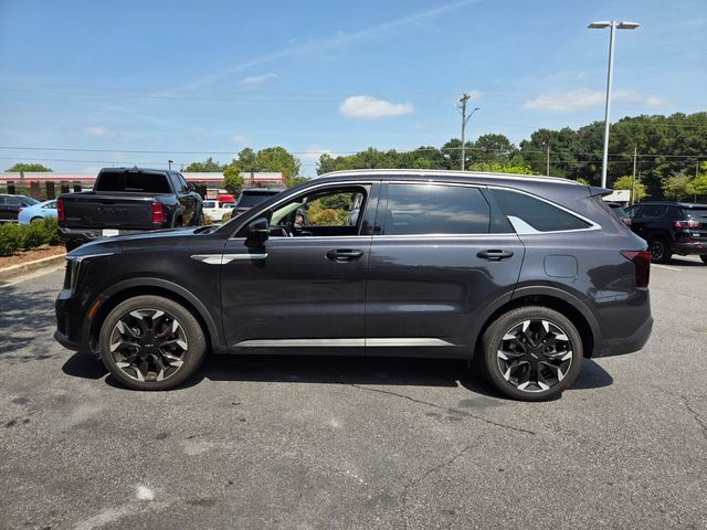 Used 2025 Kia Sorento EX w/ Panoramic Sunroof Package FWD image 4