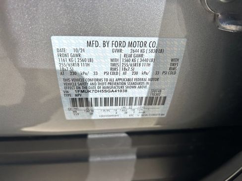 Used 2025 Ford Explorer Active w/ Active Comfort Package RWD image 10