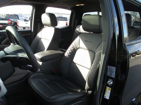 Used 2024 GMC Canyon Denali image 20