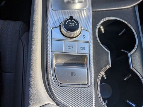 Used 2022 Genesis G70 3.3T image 17