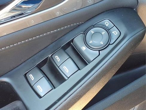 Used 2023 Chevrolet Traverse LT w/ LPO, Floor Liner Package AWD/4WD image 17