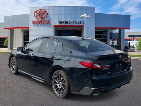 Used 2025 Toyota Camry SE w/ Convenience Package FWD image 6