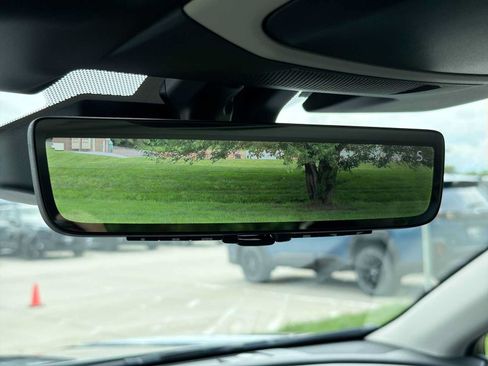 Certified 2025 Subaru Outback Touring XT AWD/4WD image 34