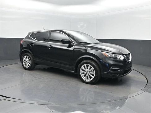 Used 2021 Nissan Rogue Sport S image 32