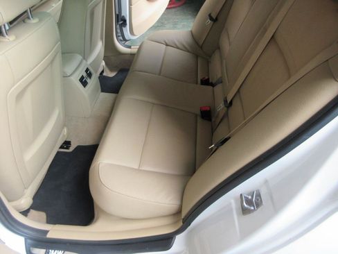 Used 2011 BMW 328i Wagon RWD image 37