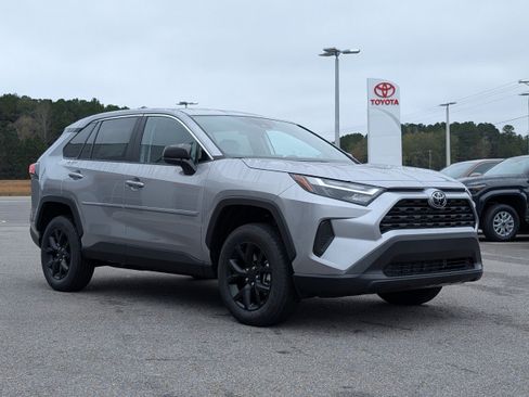 New 2025 Toyota RAV4 LE image 7