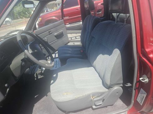 Used 1990 Toyota Pickup Deluxe AWD/4WD image 15
