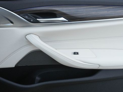 Certified 2023 BMW 540i w/ Premium Package image 26