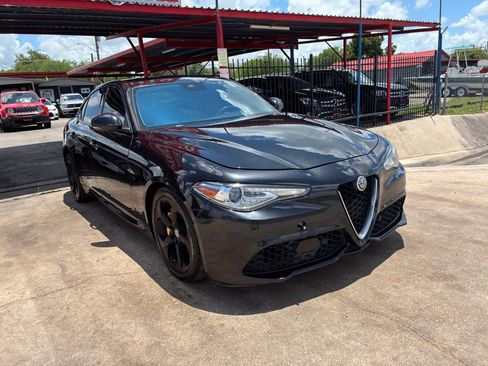 Used 2017 Alfa Romeo Giulia RWD image 9