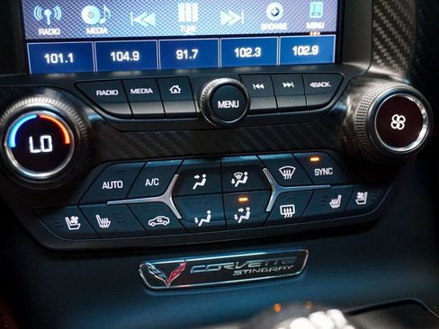 Used 2019 Chevrolet Corvette Stingray Coupe RWD image 25