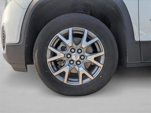 Used 2023 GMC Acadia SLT image 16