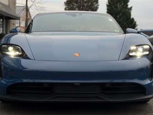 Used 2023 Porsche Taycan image 8